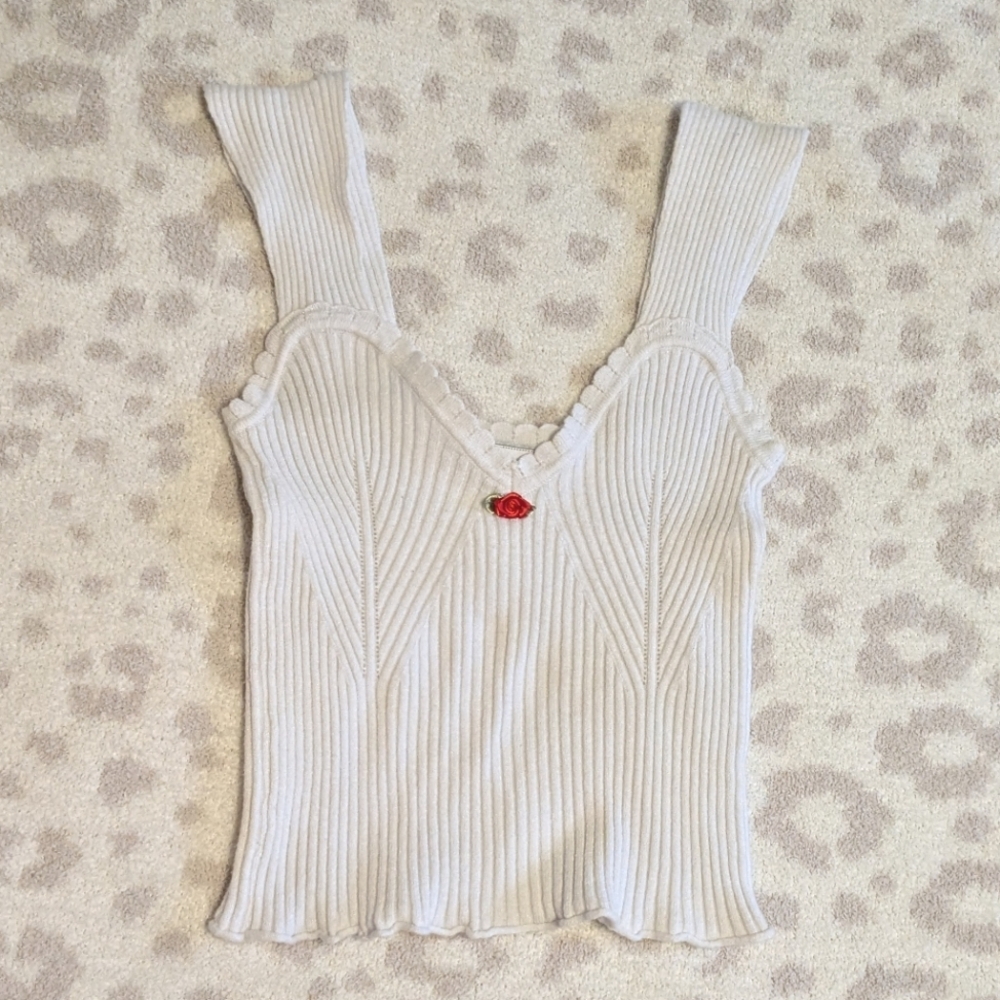 RIHOAS White Ribbed Tank Top with Red Accent